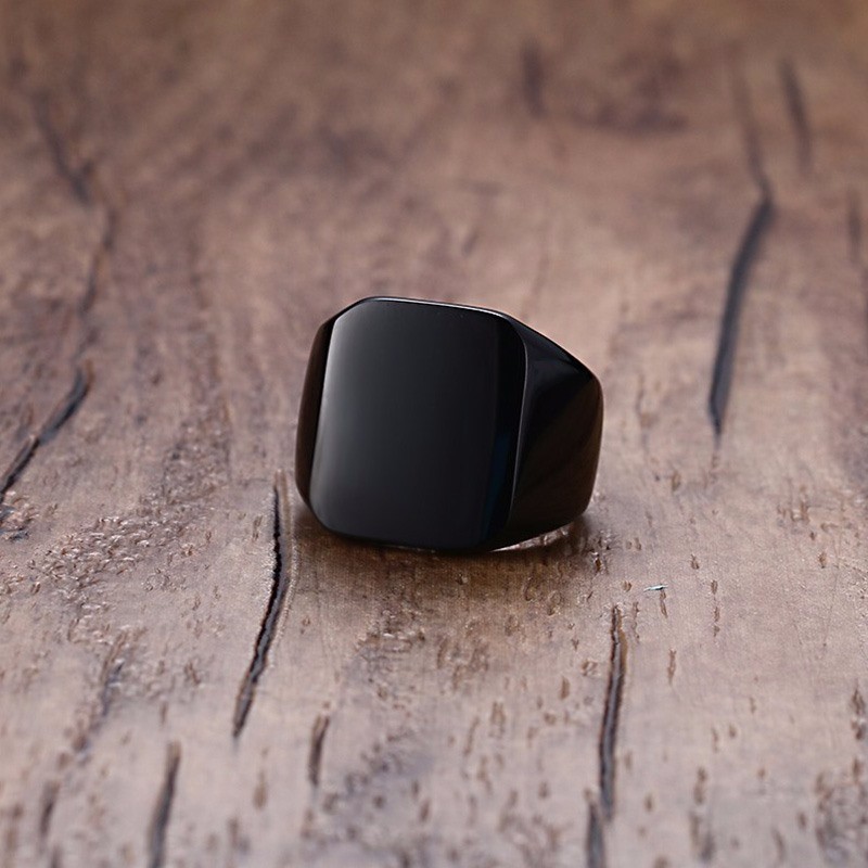 MONOGRAM SIGNET RING STAINLESS – Signet Ring Men recenzja i cena