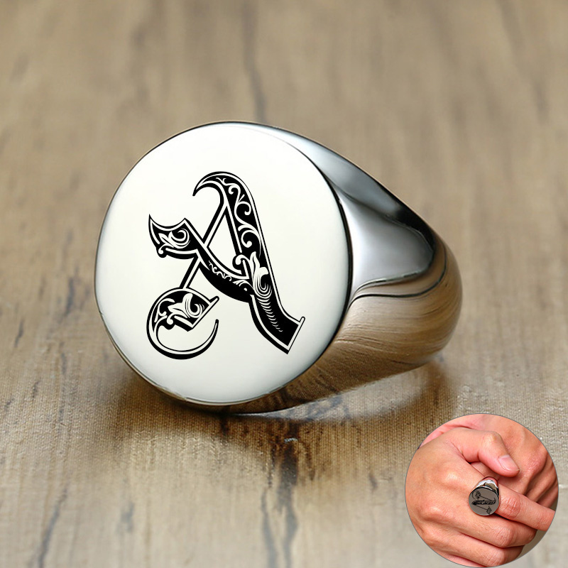 Vnox Stylish Pattern Font Init – Signet Ring Men recenzja i cena